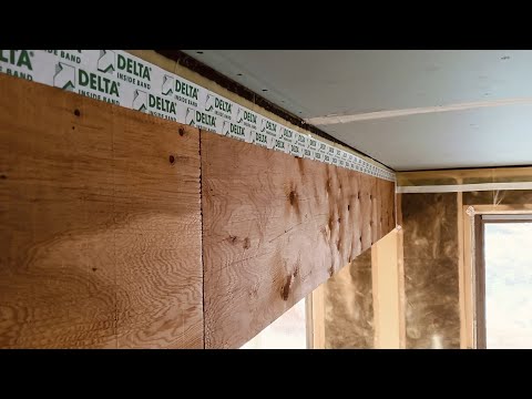 Видео: доклеиваю пароизоляцию, важность ветрозащиты, думки про пол