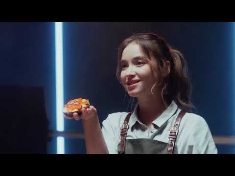 Видео: Раунд1. Юлия Маргулис с бутербродными соусами "Я люблю готовить" громит Александра Соколовского!