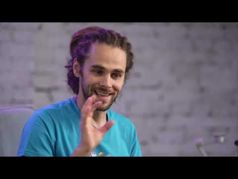 Видео: Академия контента/ Урок 4/Александр Ларин о правилах съемки на смартфон