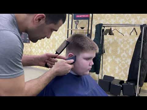 Видео: Мужская стрижка 388#стрижка🔥без ножниц#barber#парикмахер#hair