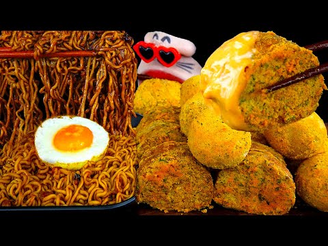 Видео: лапша с черной фасолью, сырные шарики, шоу поедания сырных тостов (субтитры)