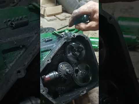 Видео: Регулятор обертів, регуліровка клапанів, встановлення поршневих колець, заміна прокладки гбц.