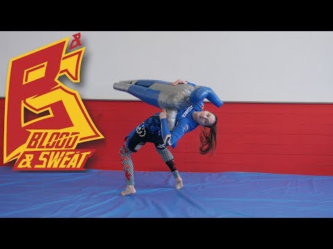 Видео: Тренировка бросков и партера с борцовским чучелом (манекеном). Грэпплинг и борьба. Анжелика Пиляева.