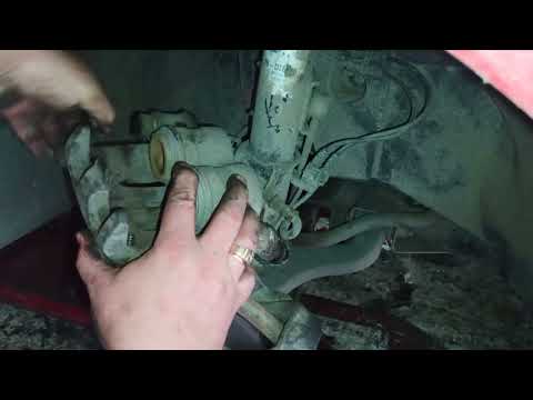 Видео: убираем стук колодок Мерседес Вито 639