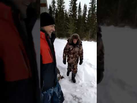 Видео: Аэролодка ХАРИУС зимой. Едет загруженная по торосам, очередной жесткач.