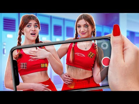 Видео: Бедные Близняшки в Богатой Школе! Краш Школы Влюбился в Мою Сестру Близняшку