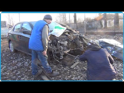 Видео: РОДИТЕЛИ РЕШИЛИ ВОССТАНАВЛИВАТЬ АВТО ПОСЛЕ АВАРИИ, ПРИВОДИМ В ПОРЯДОК ОКОЛОДОМОВУЮ ТЕРРИТОРИЮ