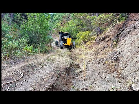 Видео: Как Deere Grader и его оператор отремонтировали дорогу, которую не ремонтировали годами #грейдер