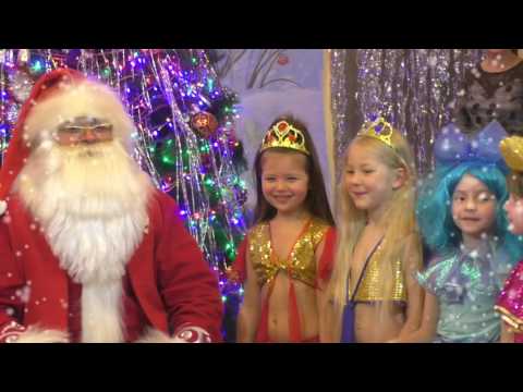 Видео: КЛИП НОВОГОДНЕГО УТРЕННИКА В ДЕТСКОМ САДУ