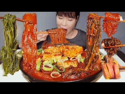 Видео: Острый анчоусы Ким Чен ын, розовый соус, полный мук.