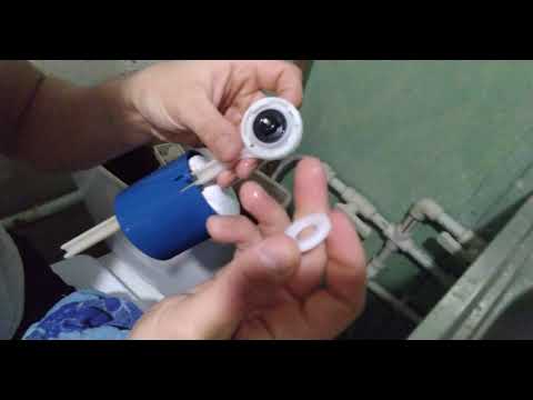 Видео: Ремонт клапана заполнения воды бачка унитаза