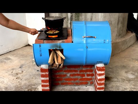 Видео: Дровяная печь с новой духовкой - Креативные идеи из цементных и не железных бочек
