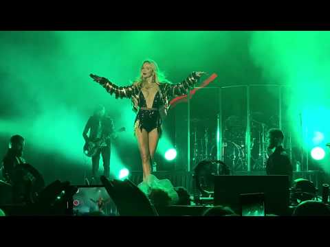 Видео: Superstar Show by LOBODA – Пуля Дура/Парень (New York 2019)