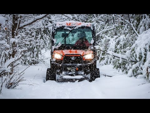 Видео: Дизельные двигатели бок о бок на рельсах!? (Kubota RTV X1100C)