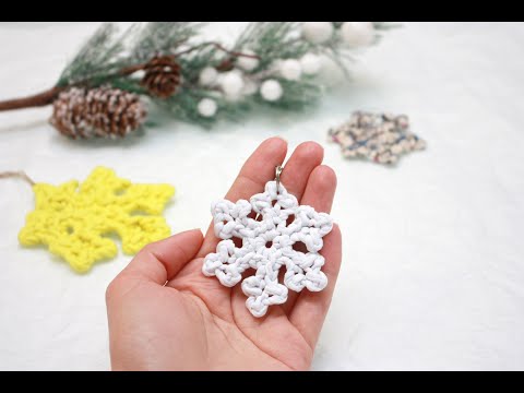 Видео: ПОСМОТРИТЕ, НАСКОЛЬКО ПРОСТО! Снежинка крючком из трикотажной пряжи. Snowflake crochet