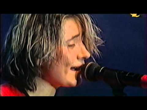 Видео: Земфира - Маечки | Рига (05.01.2000)