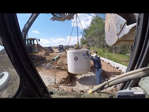 Видео: Установка канализационной трубы и люка в Хокивилле