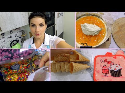 Видео: VLOG: Собираю торт для племянницы / Мысли вслух / Мама Вика