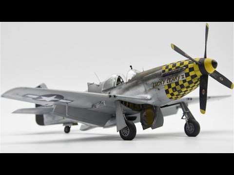 Видео: Видео сборки Eduard P-51C Mustang с нарисованными шашками и маркировкой | № 18