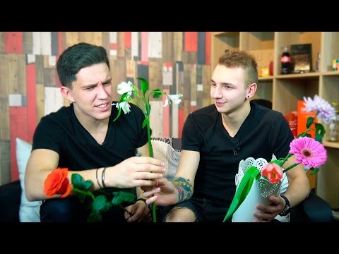 Видео: УГАДАЕШЬ? БЛОГЕРЫ УГАДЫВАЮТ ЦВЕТЫ ПО ЗАПАХУ / Дима Масленников, Костя Павлов, Маева, Брокш, Никита