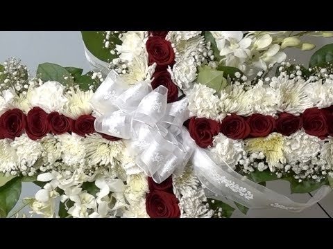 Видео: Крест Из Живых Цветов. Мастер Класс.