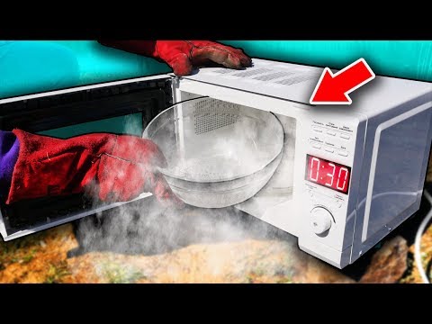 Видео: Что если ЖИДКИЙ АЗОТ ПОМЕСТИТЬ в МИКРОВОЛНОВКУ ?!