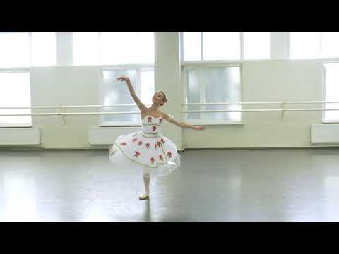Видео: Аполлинария Картавцева- вариация Флоры из балета "Пробуждение Флоры". IBBC 2021 1 место.
