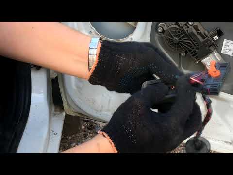 Видео: Ремонт стеклоподъёмника на Skoda Fabia. Восстановление проводки !!!