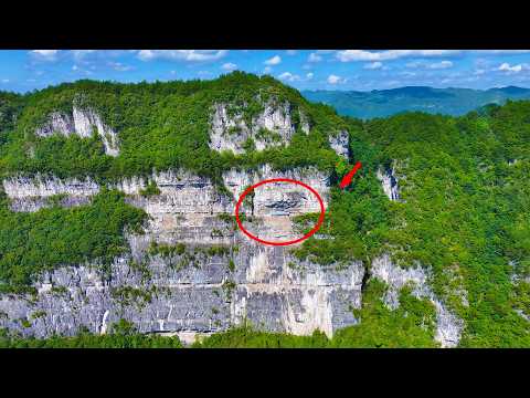 Видео: На горе в Гуйчжоу нашли дом. Он был построен между скалами. Это было страшно.