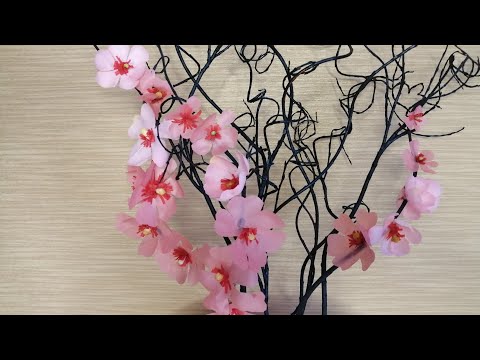 Видео: Самый лёгкий способ сделать веточку сакуры из старого зонта! 🌺sakura from an umbrella!