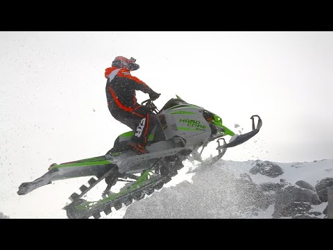 Видео: ARCTIC CAT HARDCORE 8000 , ТЕСТ-ДРАЙВ СНЕГОХОДА В ЛАГО-НАКИ