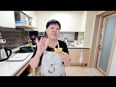 Видео: ЧЕБУРЕКИ С СОЧНОЙ НАЧИНКОЙ/CHEBUREKI WITH JUICY FILLING