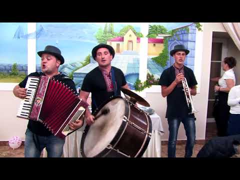 Видео: Гурт - Zапальні музики смт.Кельменці. Панський двір