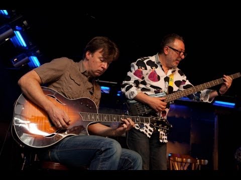 Видео: Евгений Маргулис. 40 лет. Учимся играть на гитаре