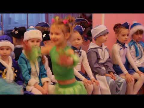 Видео: Новий рік в аеропорту  -  2   ЧАСТИНА