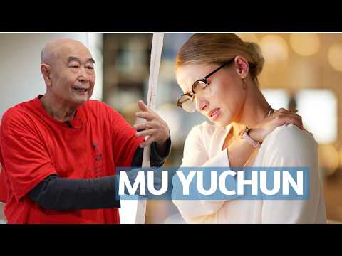 Видео: Важное упражнение для здоровья шеи и плеч. Му Юйчунь и Зульфия Хажеева.