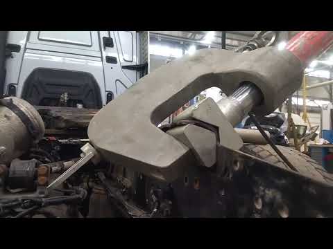 Видео: Ремонт рам китайского грузовика.