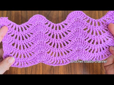 Видео: Как связать женскую шаль крючком классическим узором, подходящим для всех сезонов.