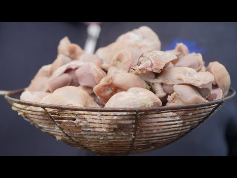 Видео: Съедают все ! Куриные желудки в казане по Узбекски!