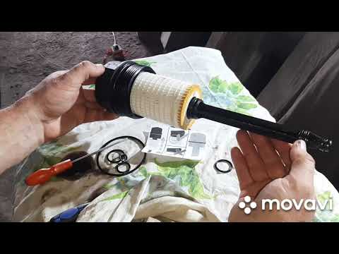 Видео: Мерседес бенц  ML320 . Замена масла  в двигателе.