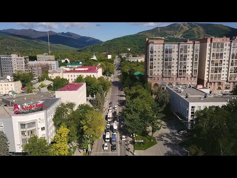 Видео: Южно-Сахалинск. Коммунистический проспект и улица Горького.