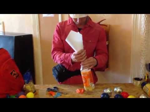 Видео: Как сделать мячи для жонглирования.