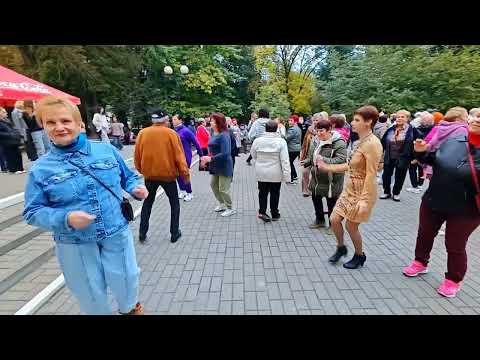 Видео: 4.10.25г... "В городе Предчувствий"... звучит на Танцполе в Гомельском парке... 