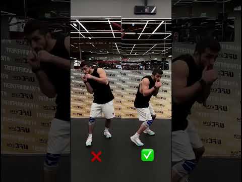 Видео: Частая ошибка новичков в выполнении уклонов — сохрани, чтобы не потерять🔥#спорт #тренировка #бокс