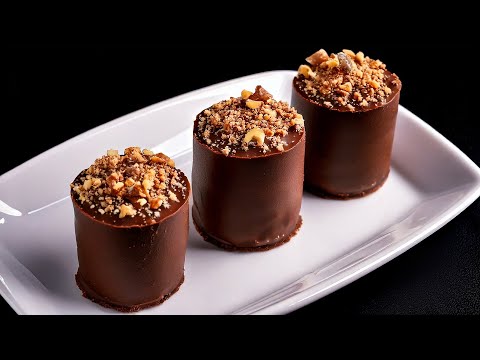 Видео: Я всегда прихожу в гости с этим шоколадным чудом. Очень быстро и просто.