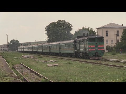 Видео: Тепловоз 3ТЭ10М-1104Б на ст. Фaлешть / 3TE10M-1104B at Falesti station