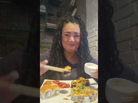 Видео: Сидим с мамой в ресторане выбираем путёвки в Египет))🤩🤩🤩#food #итинг #mukbang #eating #мукбанг #еда