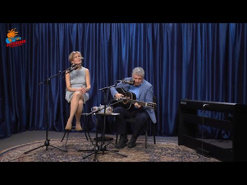 Видео: В ярко красном кашне... ♫ Евгений СЛАБИКОВ и Наталья БАРИНОВА