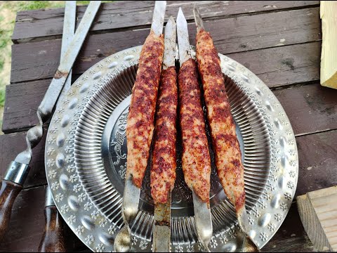 Видео: Сочные ЛЮЛЯ-КЕБАБ из курицы и свинины.