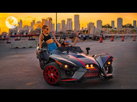 Видео: Гоняем на БЭТМОБИЛЕ по Майами | Polaris Slingshot | Квартира Декстера в Майами